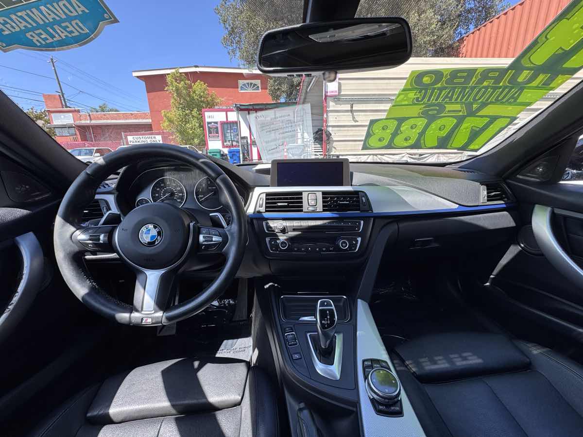 BMW 3 Series photo 12