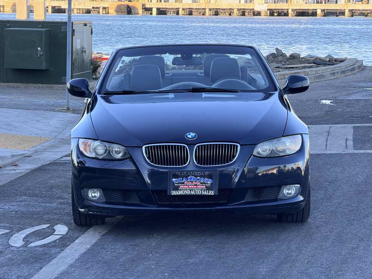 BMW 3 Series photo 2