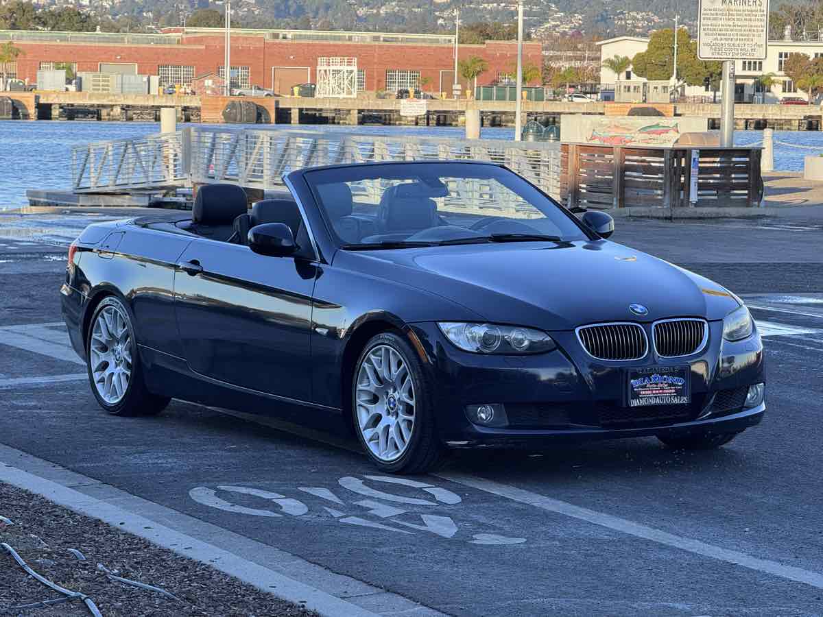 BMW 3 Series photo 3