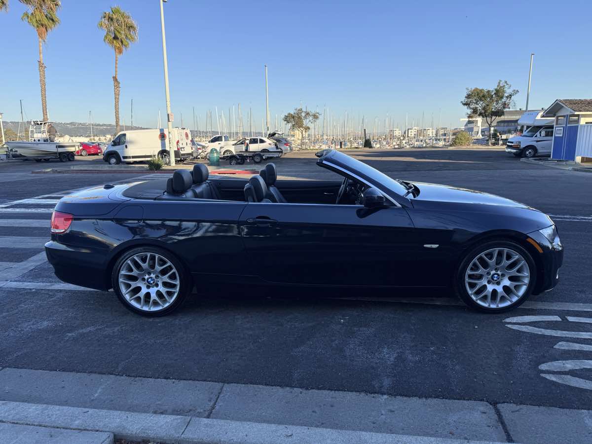 BMW 3 Series photo 4
