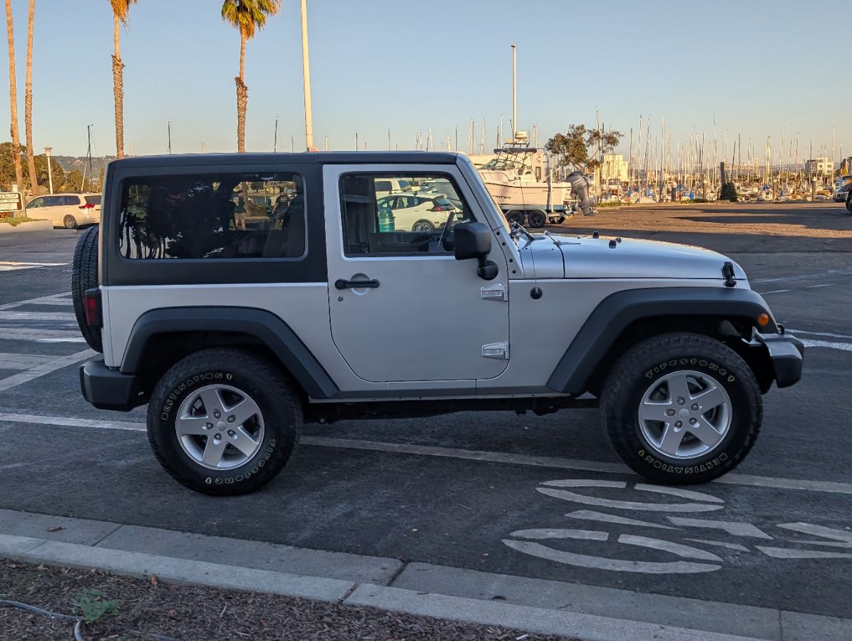 Jeep Wrangler photo 4