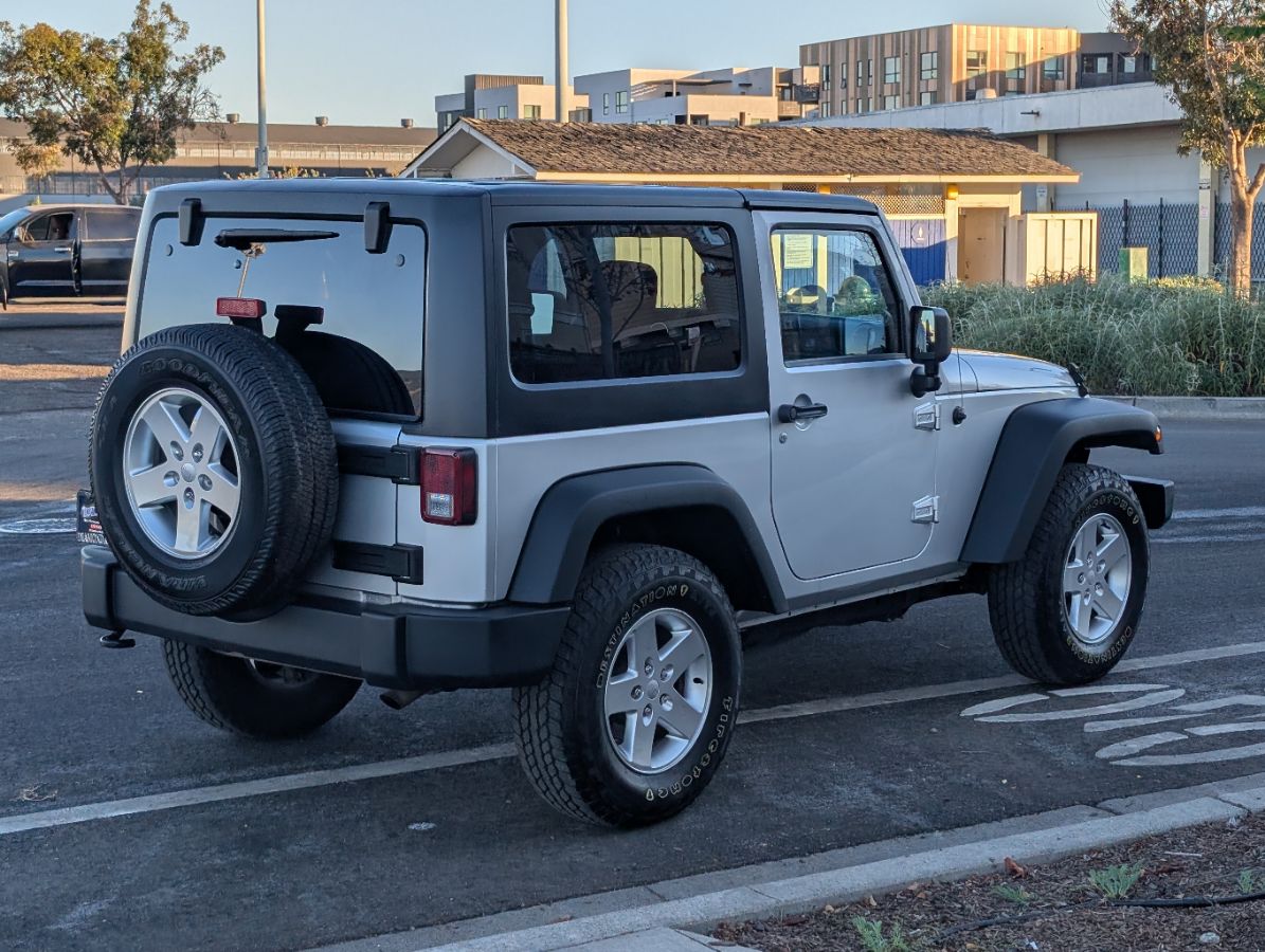 Jeep Wrangler photo 5