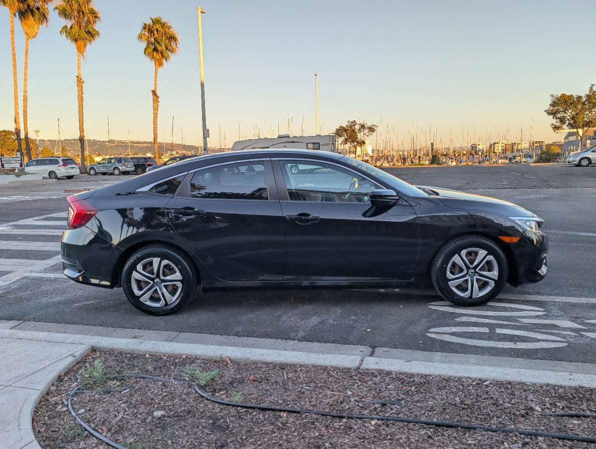 Honda Civic photo 4
