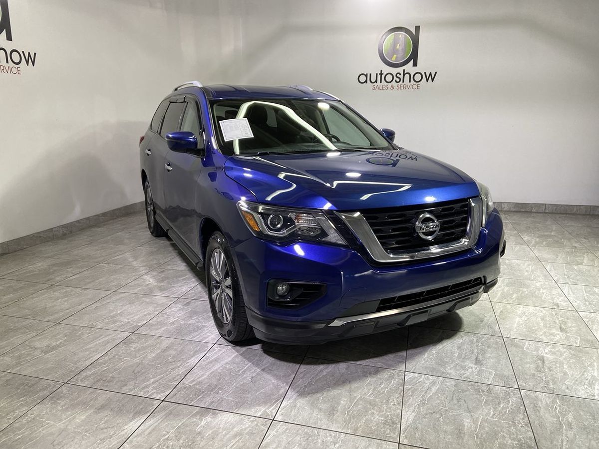 2020 Nissan Pathfinder SV