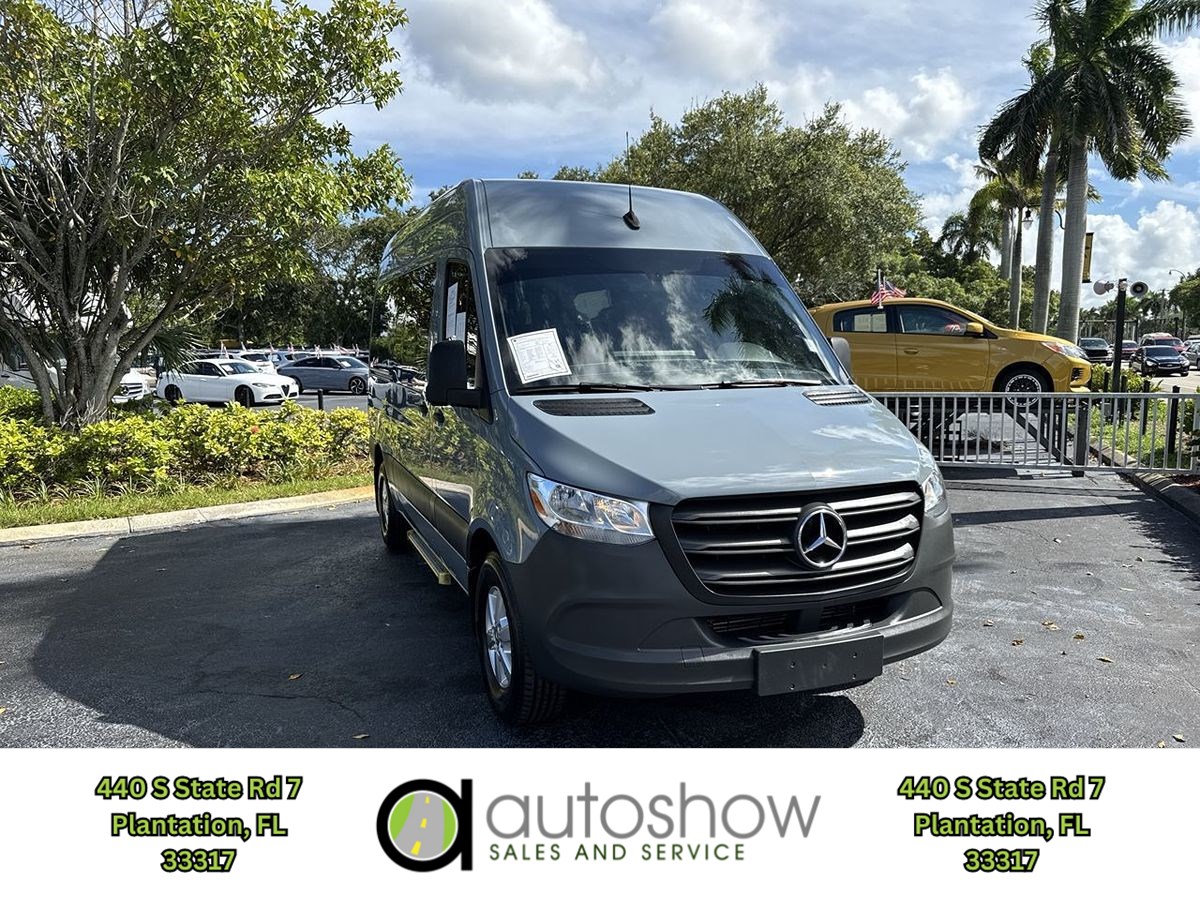 2022 Mercedes-Benz Sprinter 2500 Passenger 144 WB High Roof