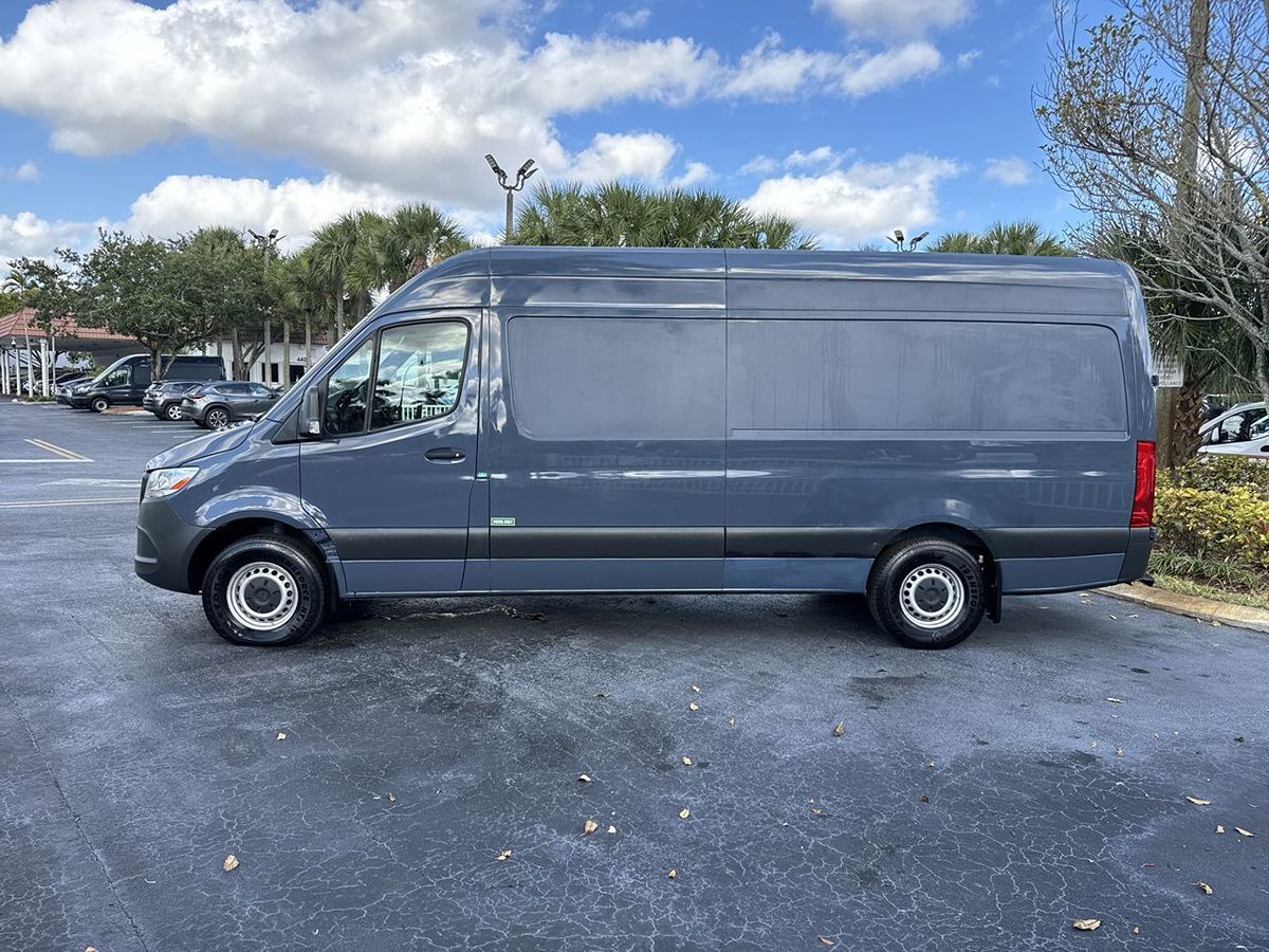 2019 Mercedes-Benz Sprinter Crew Van Base photo 4