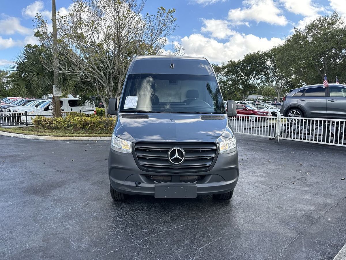 2019 Mercedes-Benz Sprinter Crew Van Base photo 2