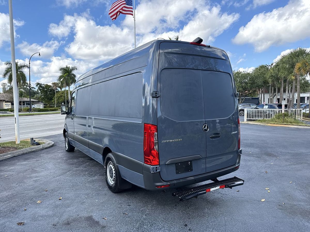 2019 Mercedes-Benz Sprinter Crew Van Base photo 5