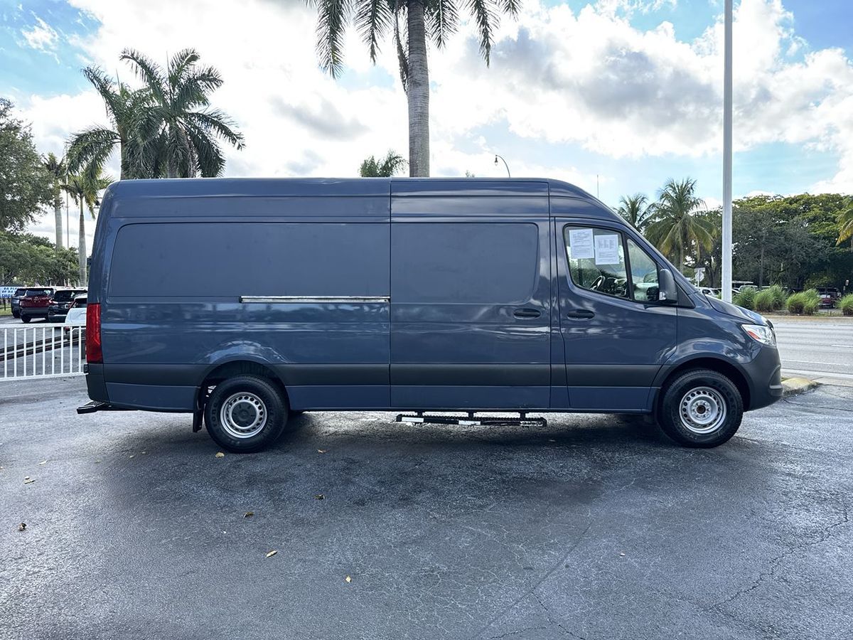 2019 Mercedes-Benz Sprinter Crew Van Base photo 8