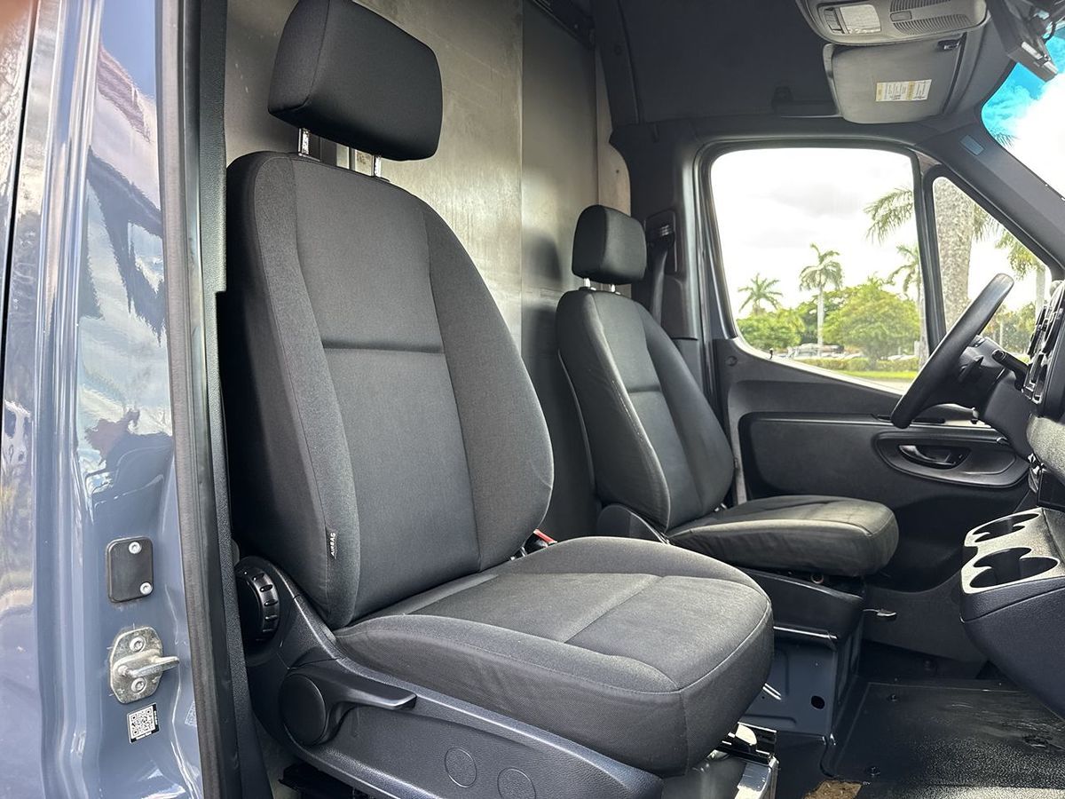 2019 Mercedes-Benz Sprinter Crew Van Base photo 26