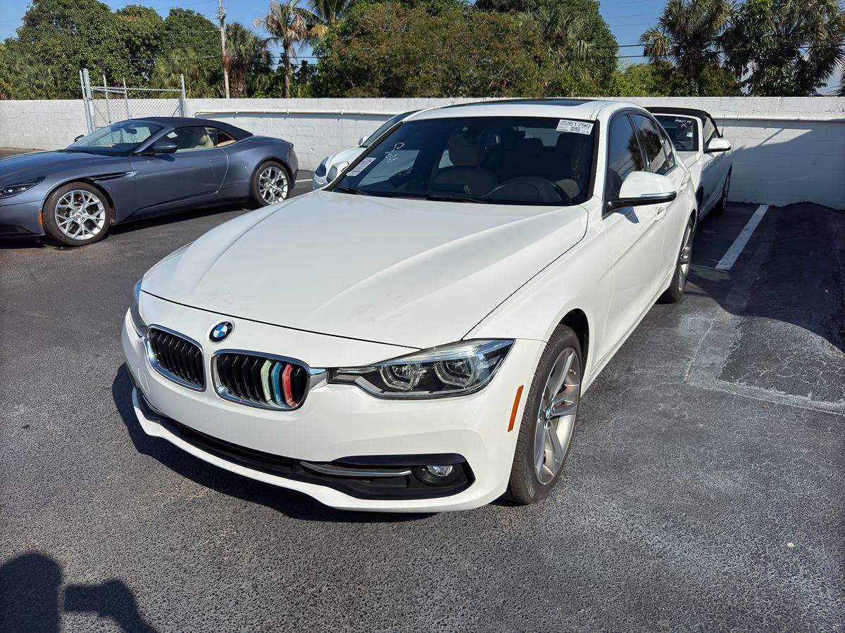 2018 BMW 3 Series 330i photo 2