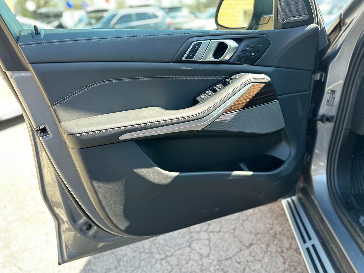2025 BMW X5 40i - Photo 9
