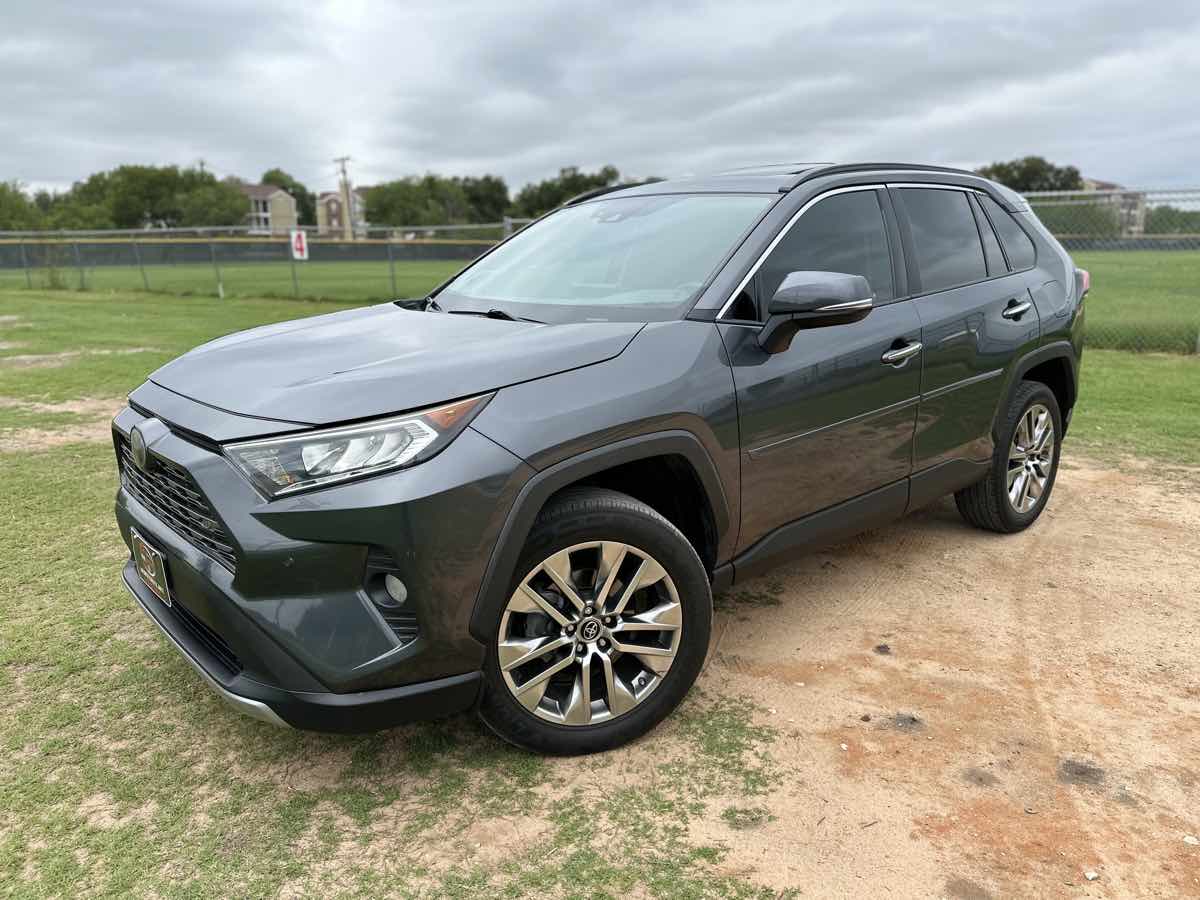 2019 Toyota RAV4 Limited FWD's photo