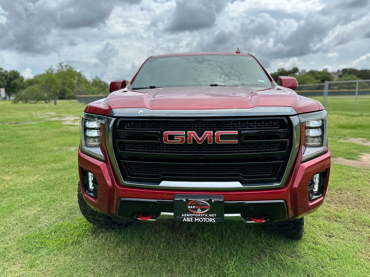 2022 GMC Yukon XL AT4 - Photo 2