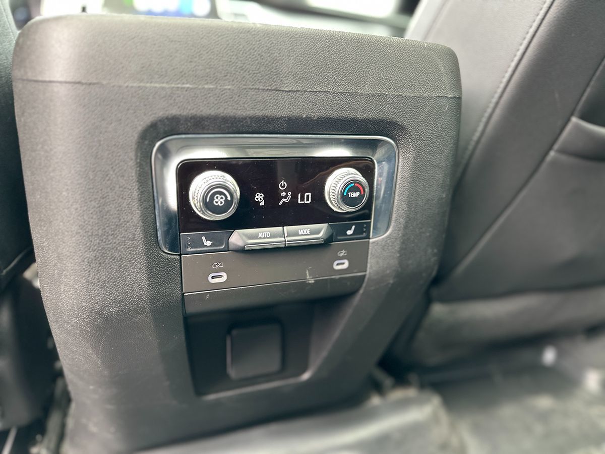 2022 GMC Yukon XL AT4 - Photo 16