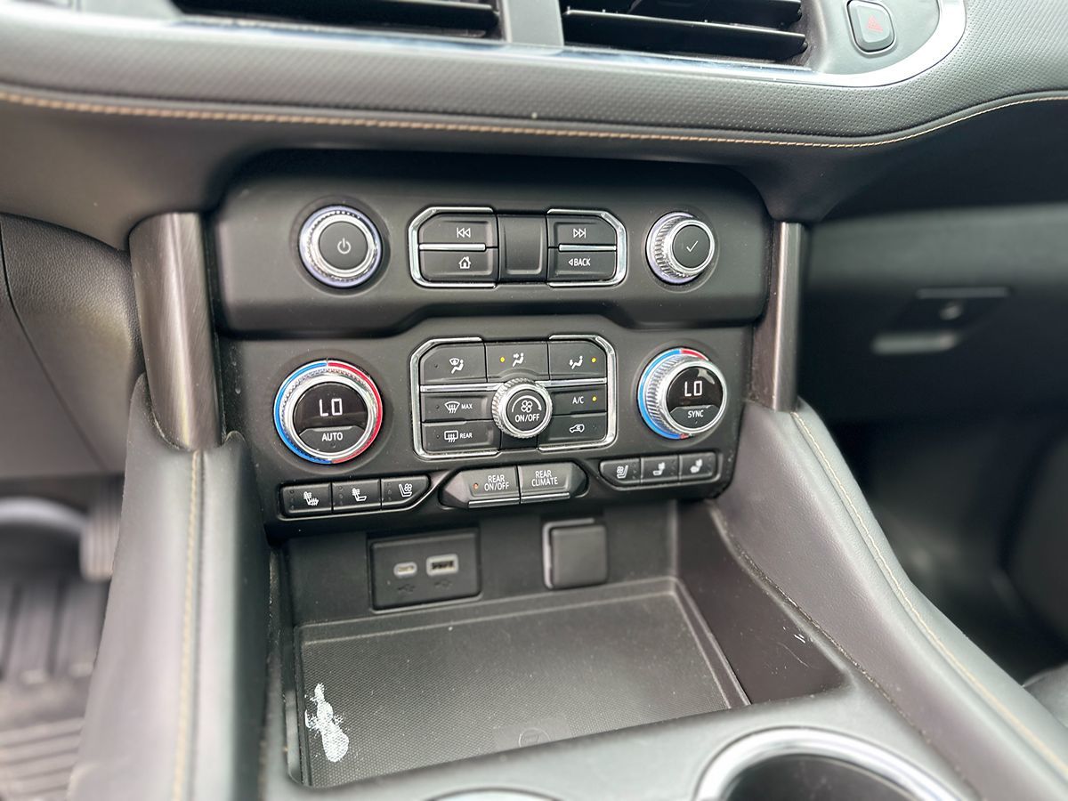 2022 GMC Yukon XL AT4 - Photo 17