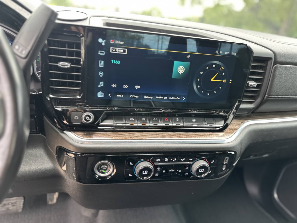 2022 Chevrolet Silverado 1500 LT - Photo 13