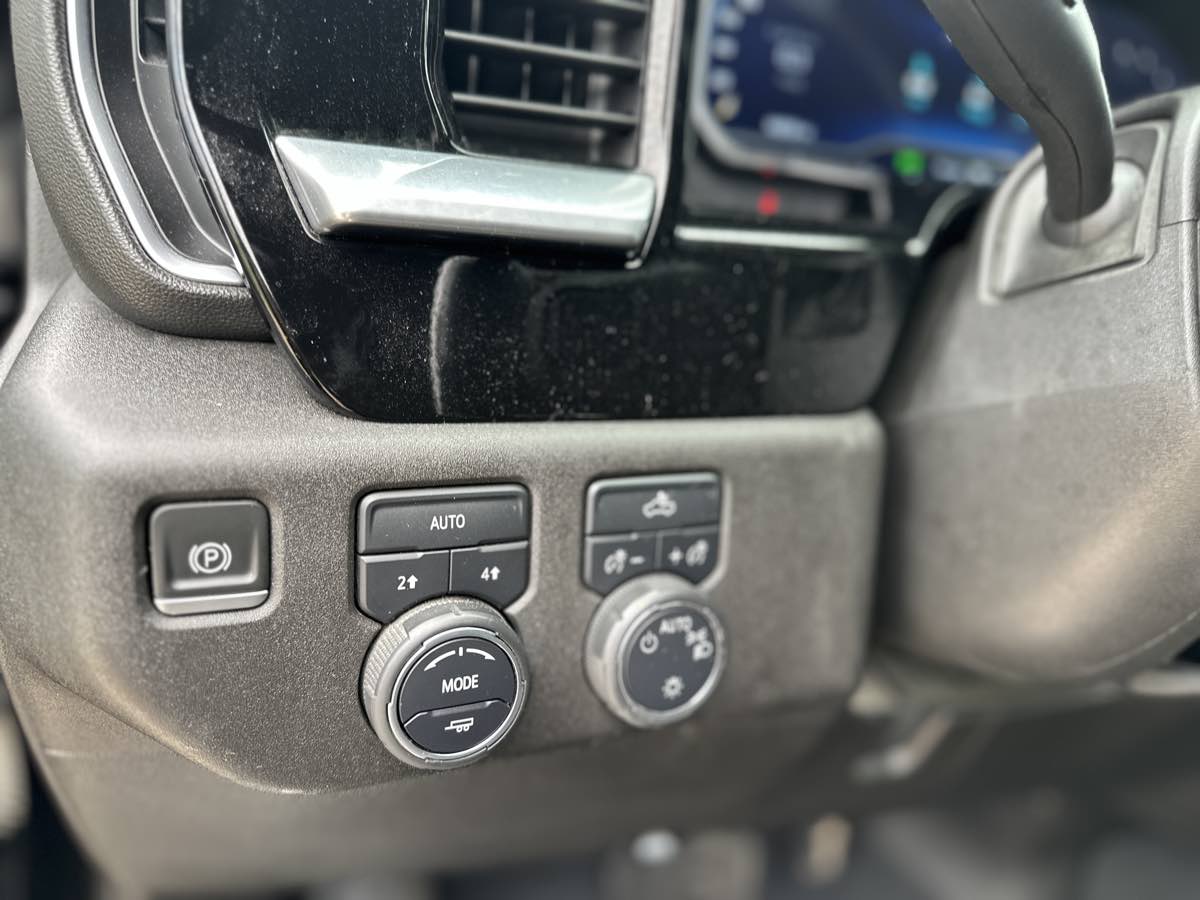 2022 Chevrolet Silverado 1500 LT - Photo 16