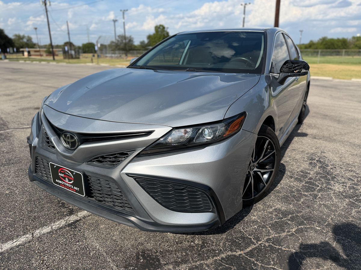 2022 Toyota Camry SE