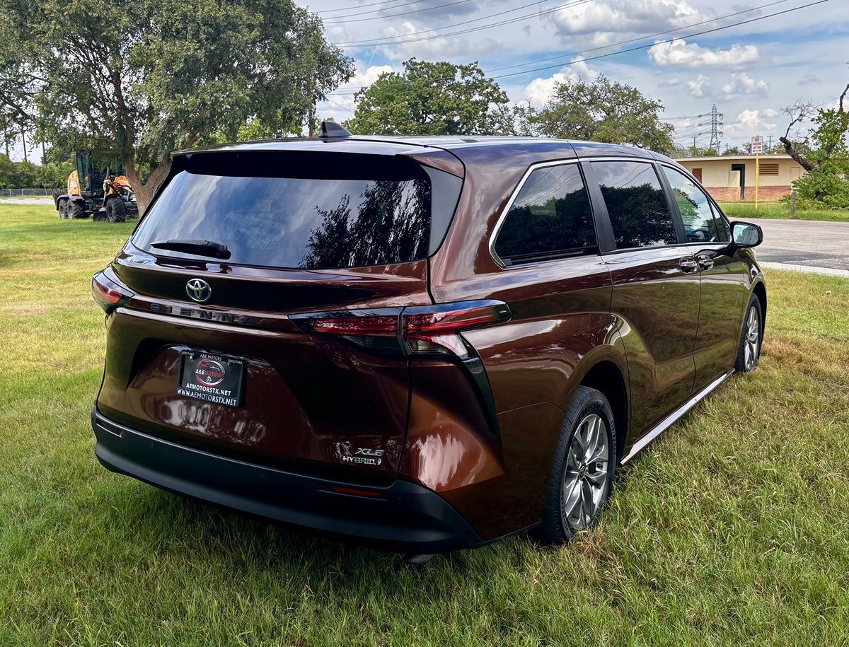 Toyota Sienna photo 5