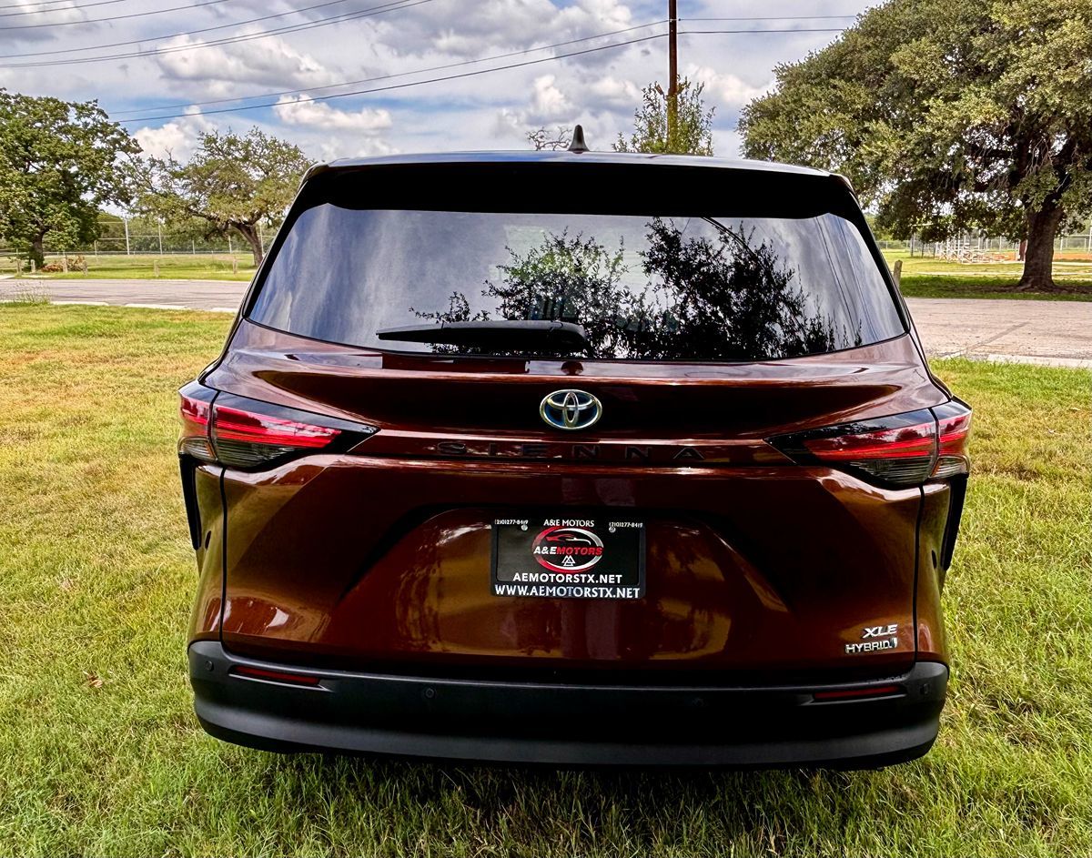 Toyota Sienna photo 6