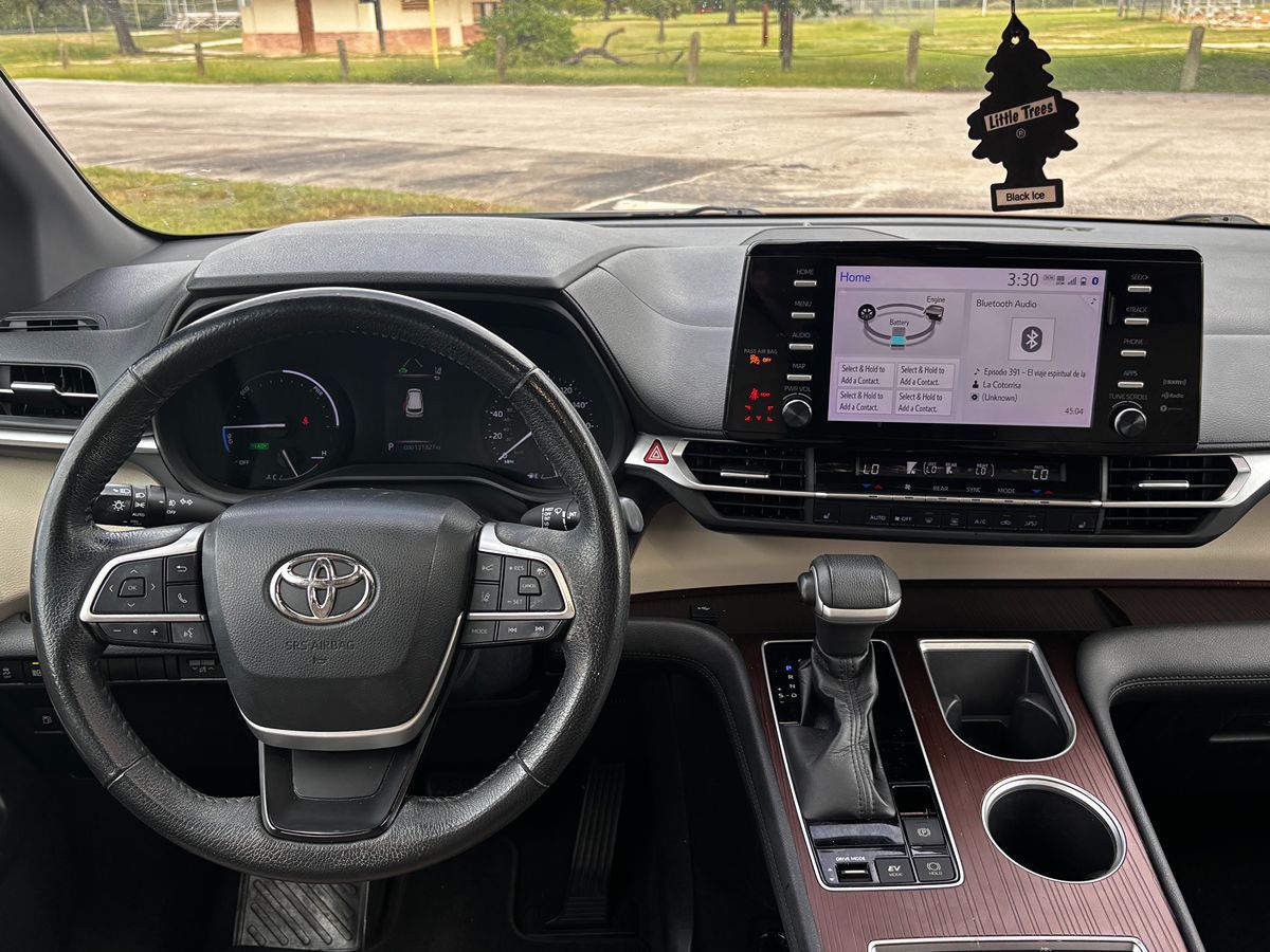 Toyota Sienna photo 13