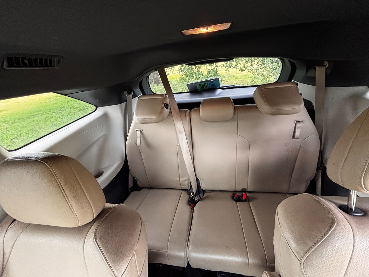 Toyota Sienna photo 16