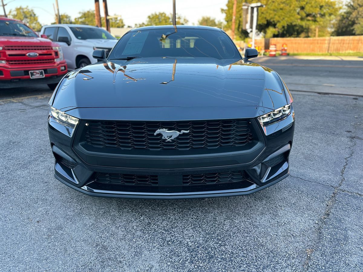 Ford Mustang photo 2