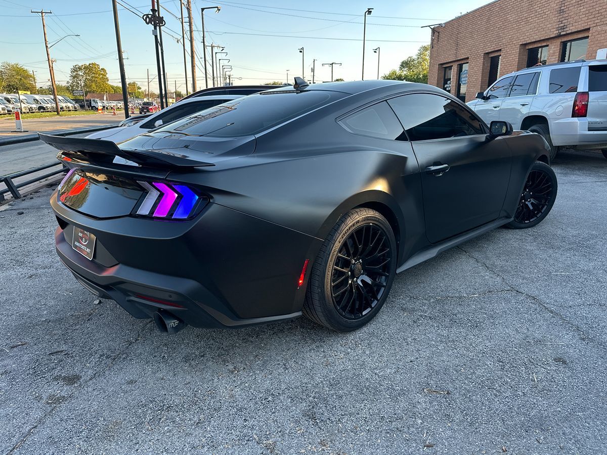 Ford Mustang photo 4