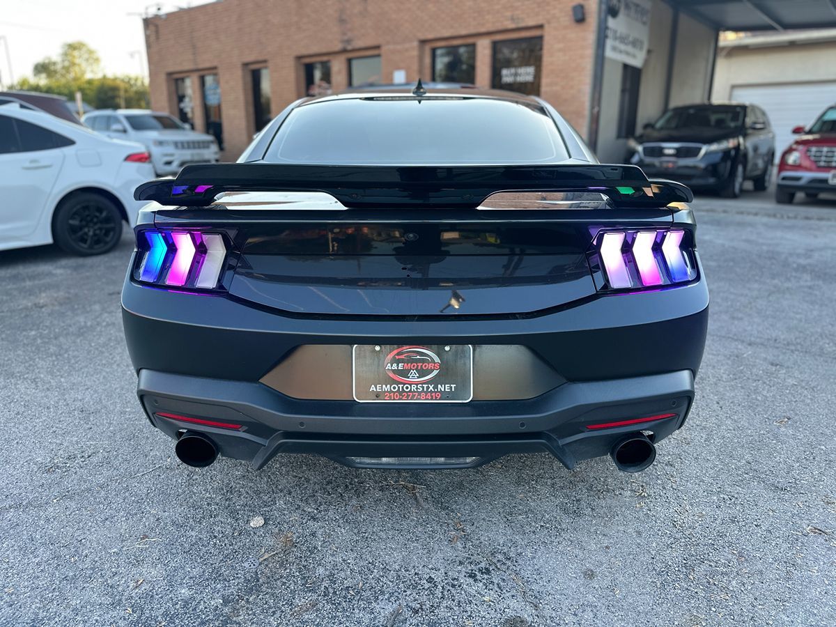 Ford Mustang photo 5