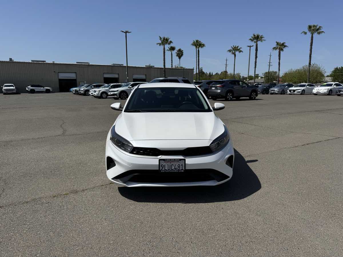 2023 Kia Forte LXS photo 4