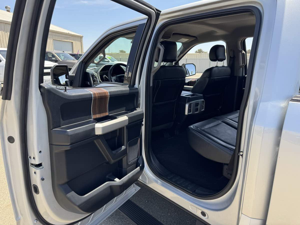 2016 Ford F-150 Lariat FX4 photo 21