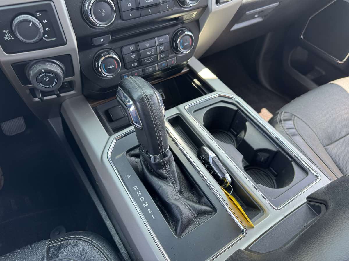2016 Ford F-150 Lariat FX4 photo 33