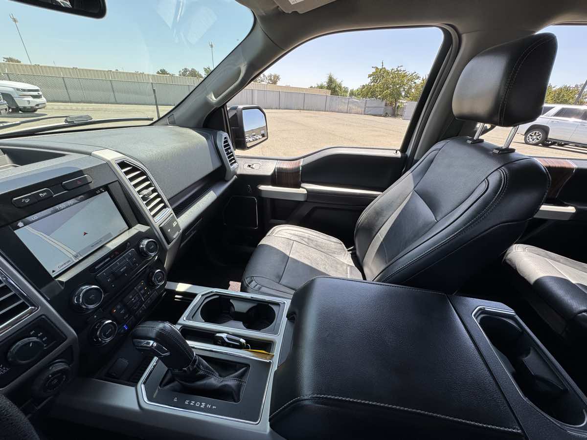 2016 Ford F-150 Lariat FX4 photo 35