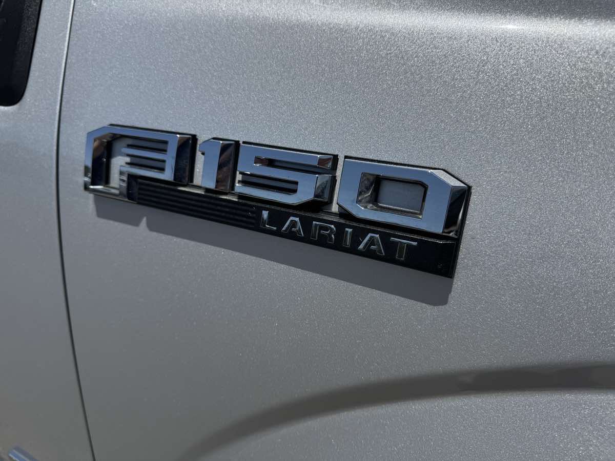 2016 Ford F-150 Lariat FX4 photo 42