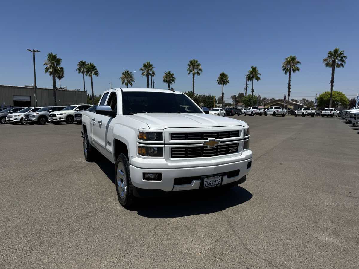 2015 Chevrolet Silverado 1500 LT Custom Sport photo 3