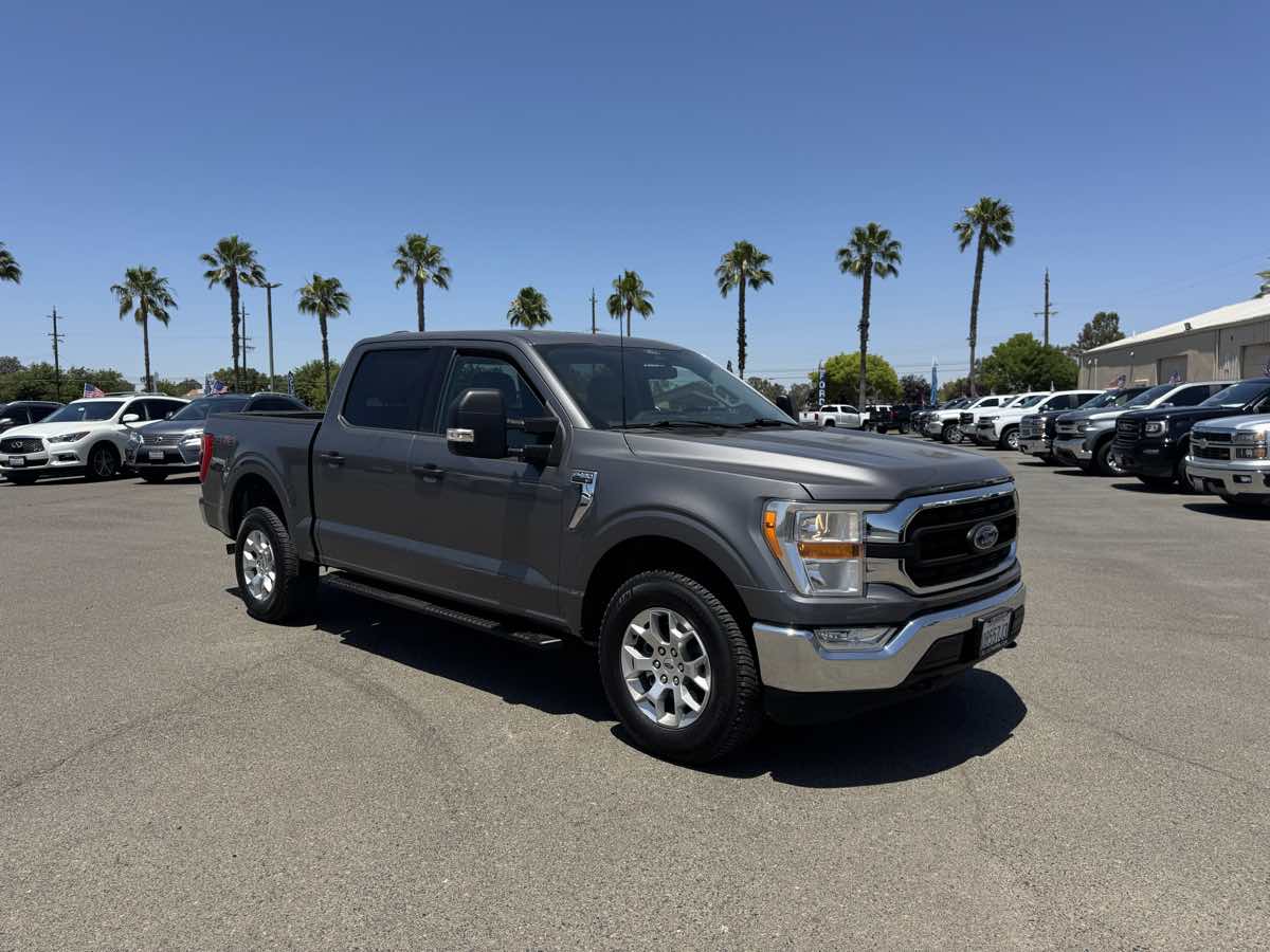 2021 Ford F-150 XLT photo 2