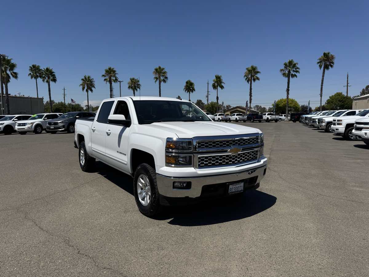 2015 Chevrolet Silverado 1500 LT photo 3