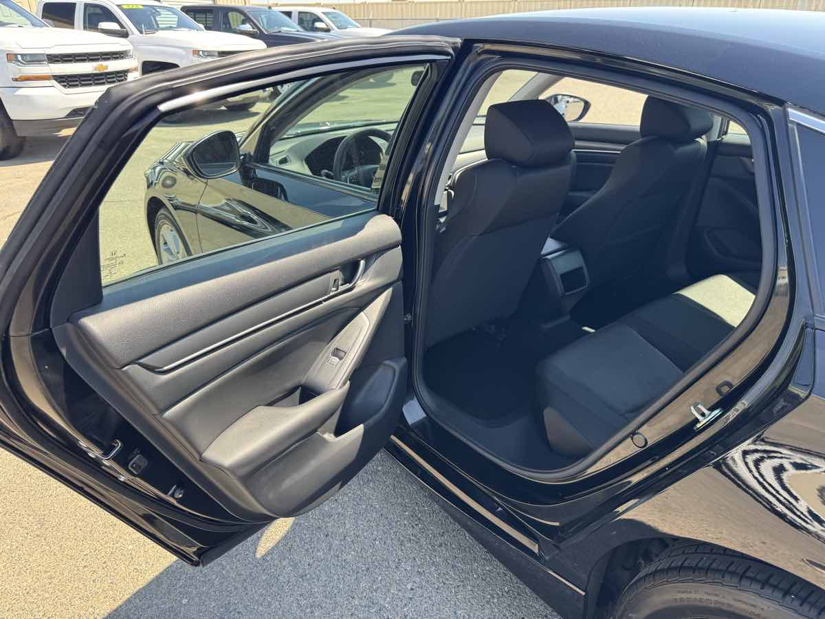 2020 Honda Accord LX 1.5T photo 20