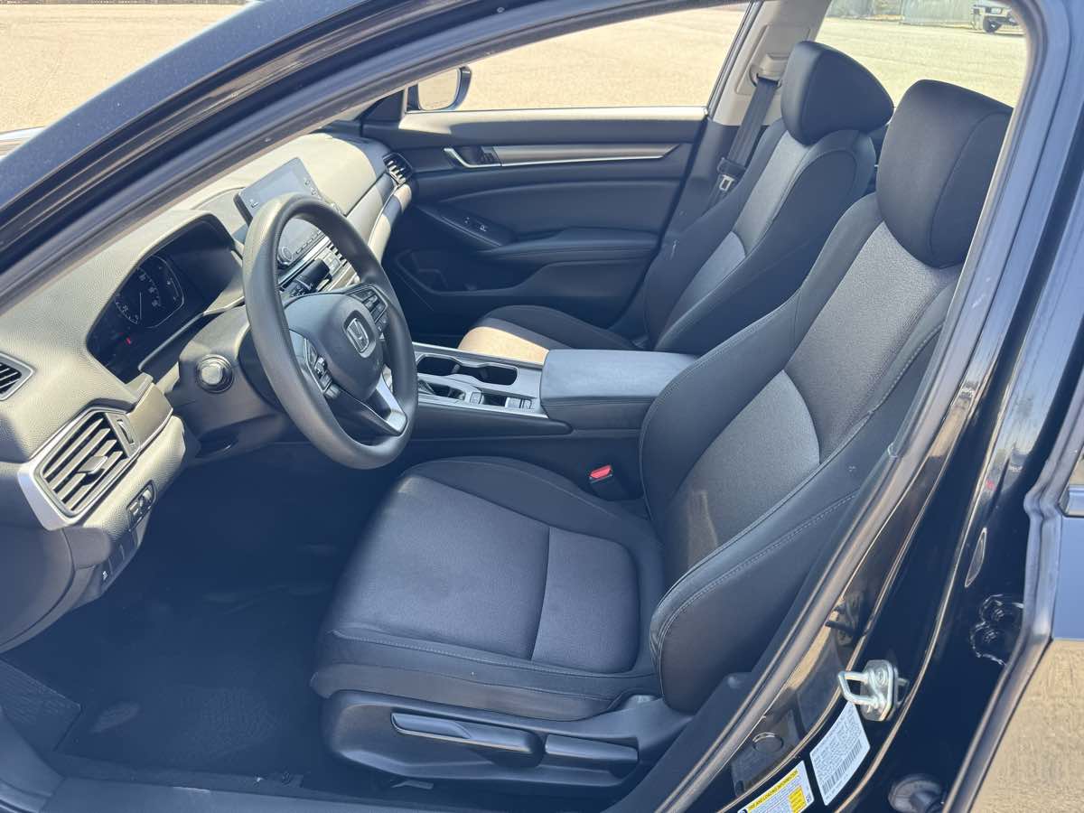 2020 Honda Accord LX 1.5T photo 21