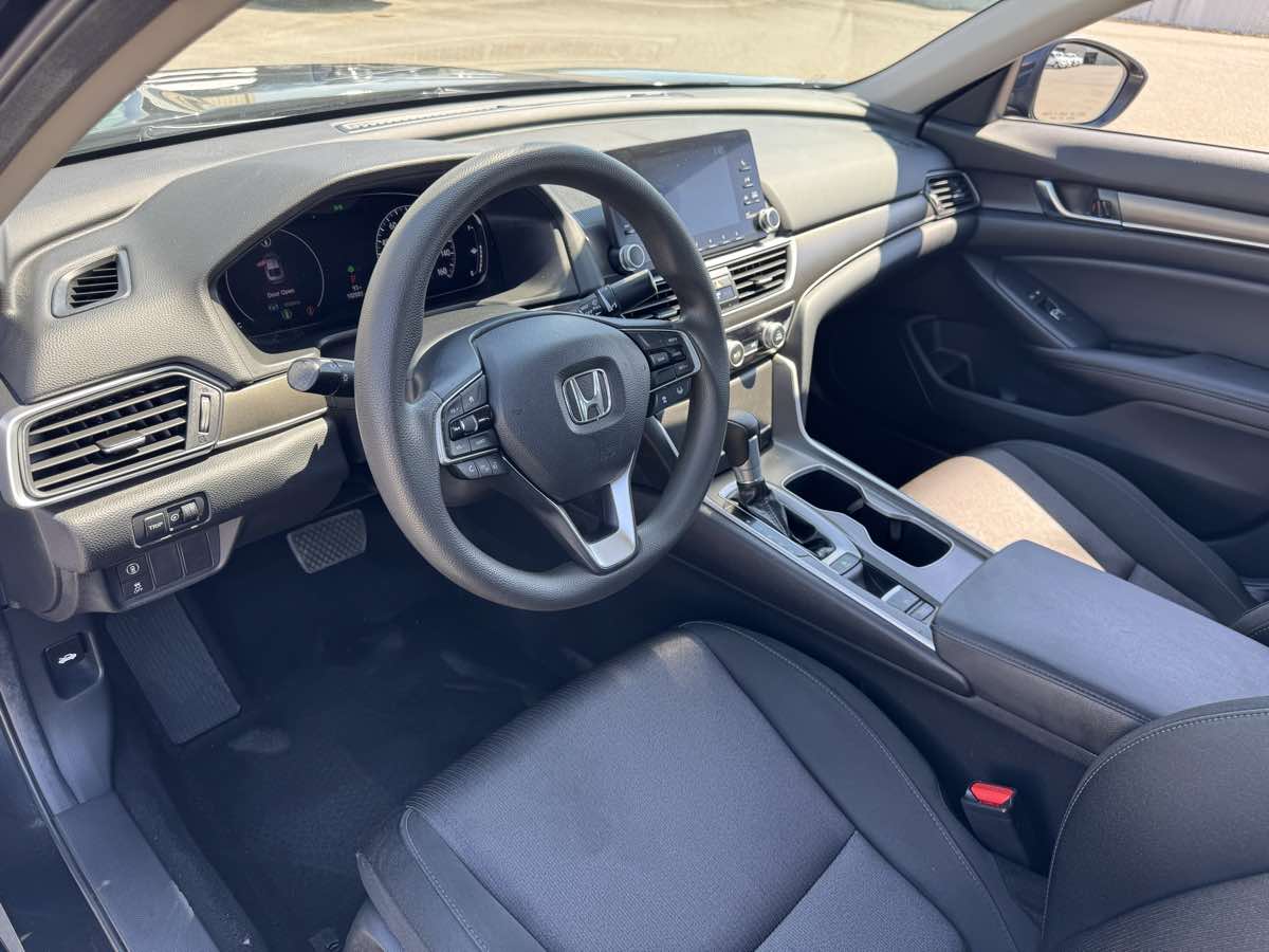 2020 Honda Accord LX 1.5T photo 24