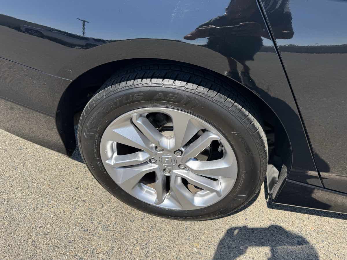 2020 Honda Accord LX 1.5T photo 37