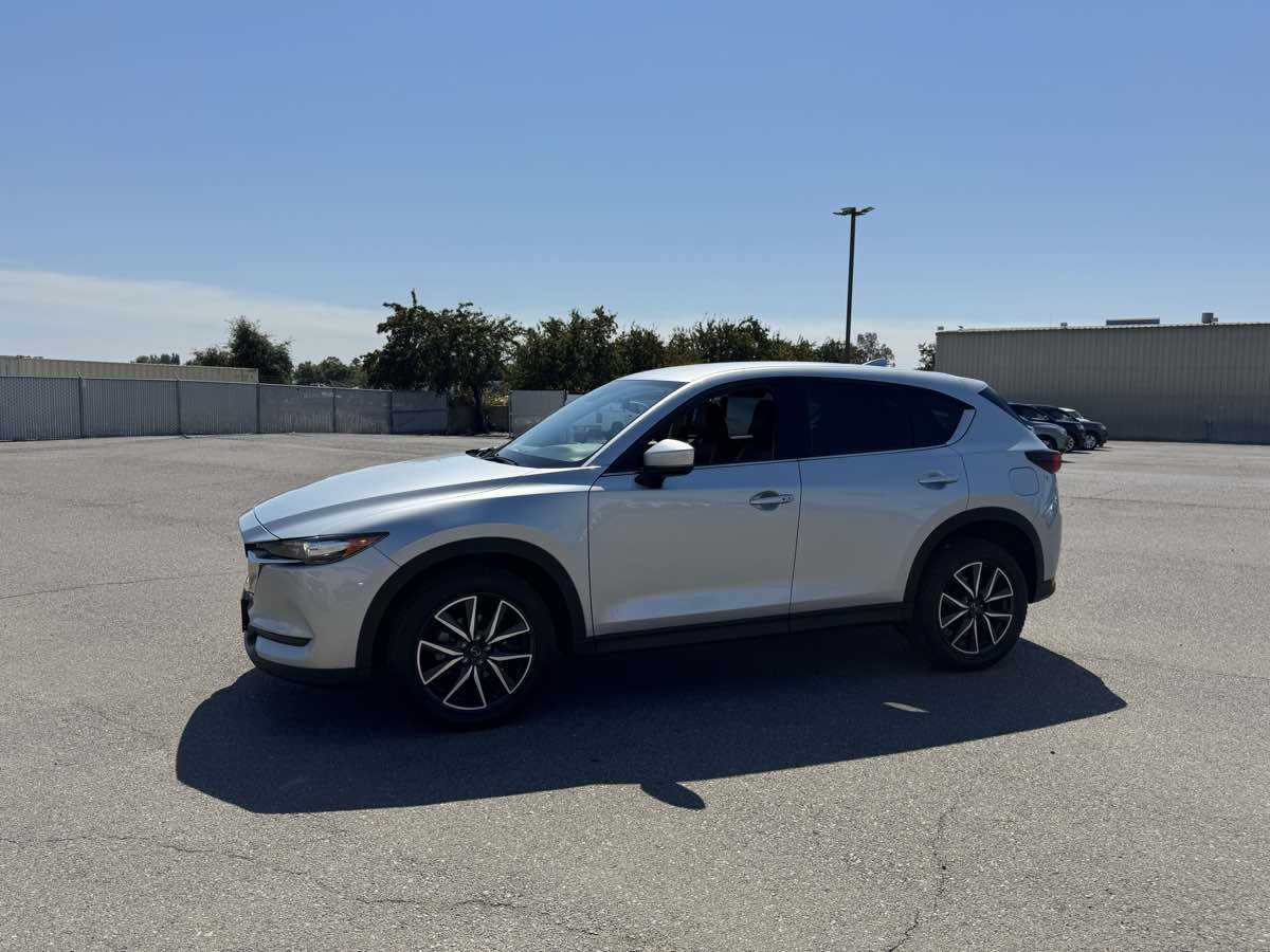 2018 Mazda CX-5 Touring photo 3