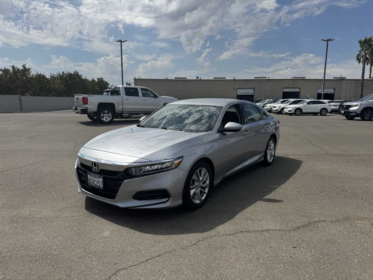 2018 Honda Accord LX 1.5T photo 3