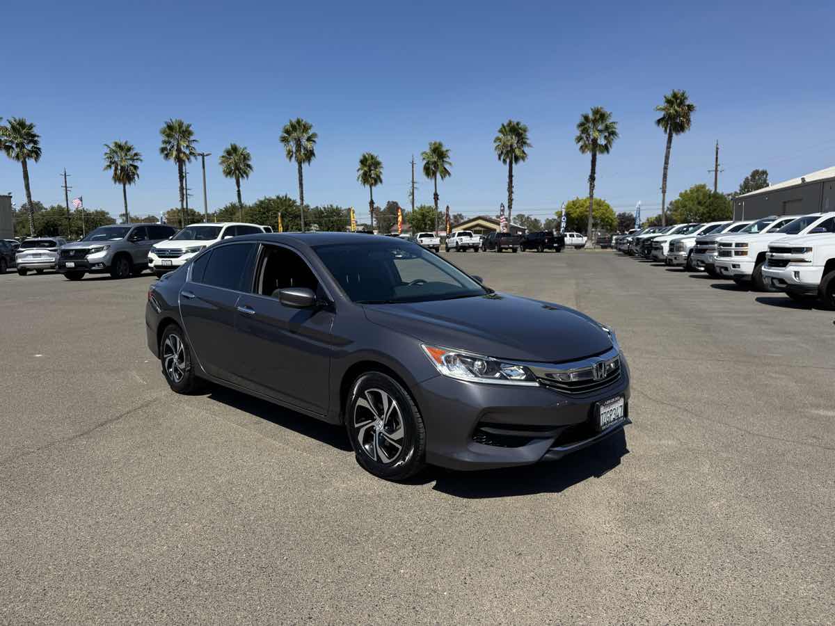 2017 Honda Accord LX photo 2