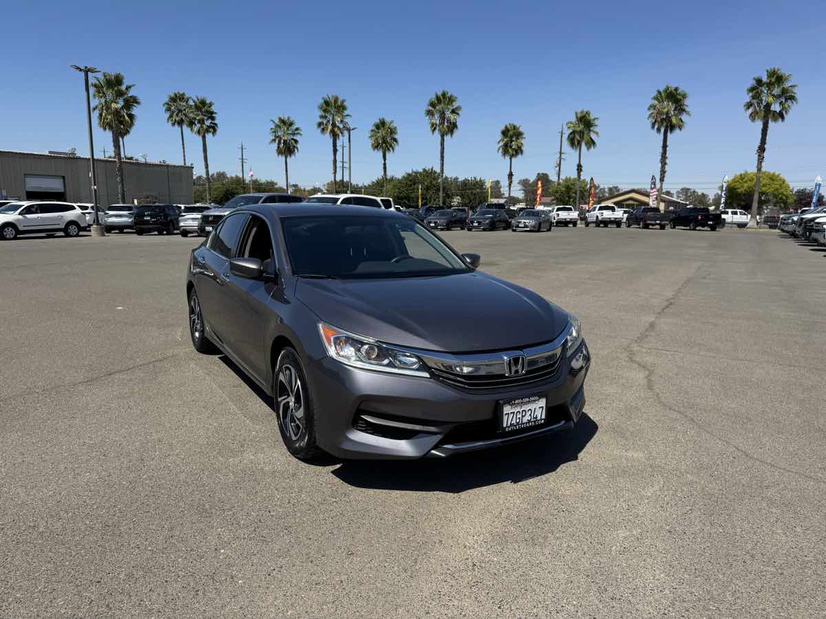 2017 Honda Accord LX photo 3