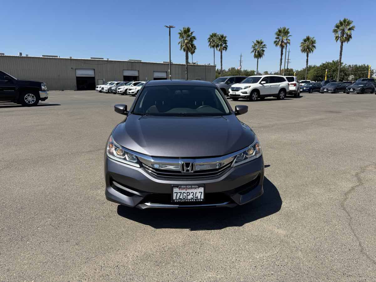 2017 Honda Accord LX photo 4