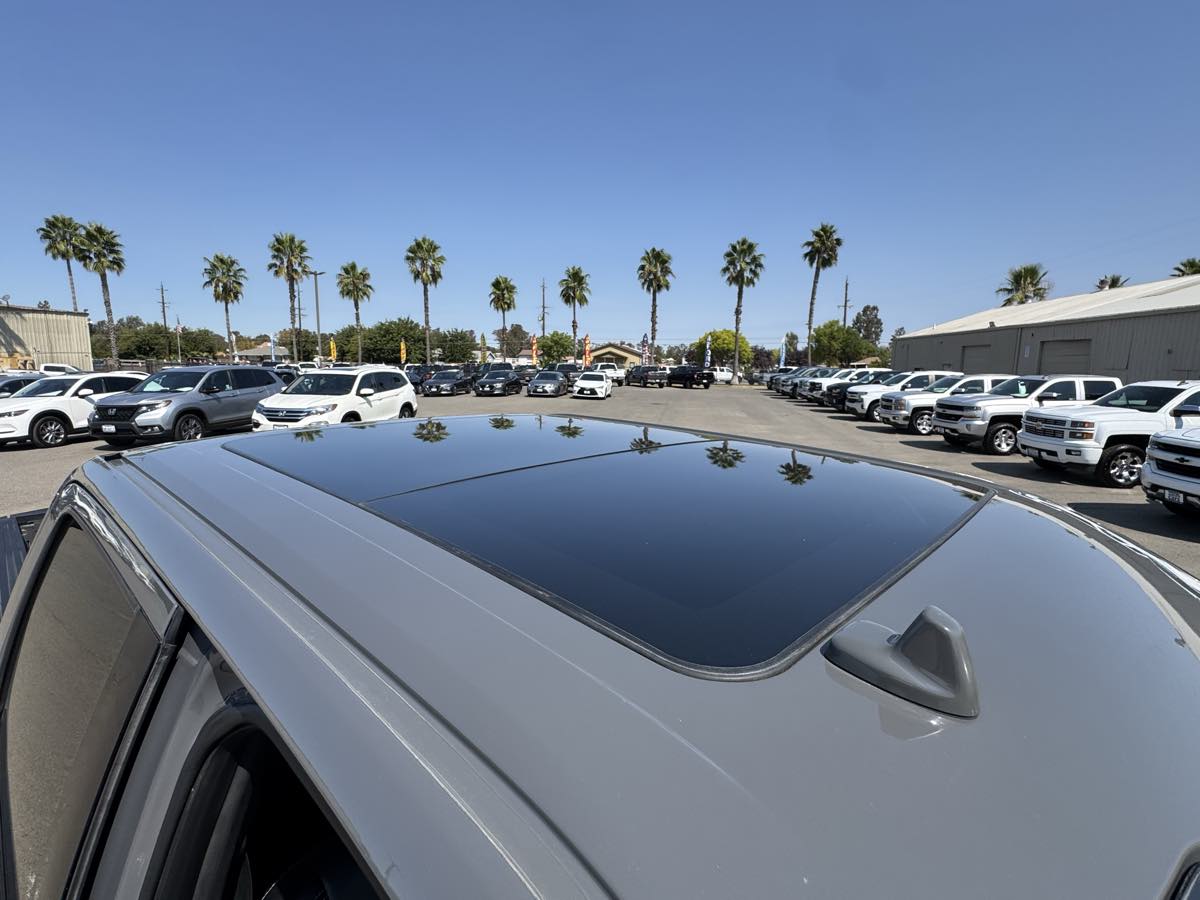 2018 Ford F-150 Lariat FX4 photo 18