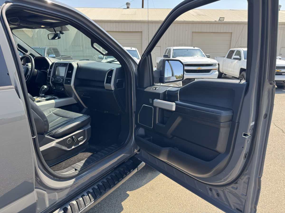 2018 Ford F-150 Lariat FX4 photo 22
