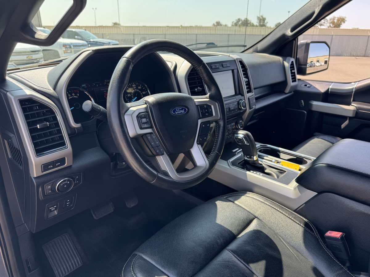 2018 Ford F-150 Lariat FX4 photo 30